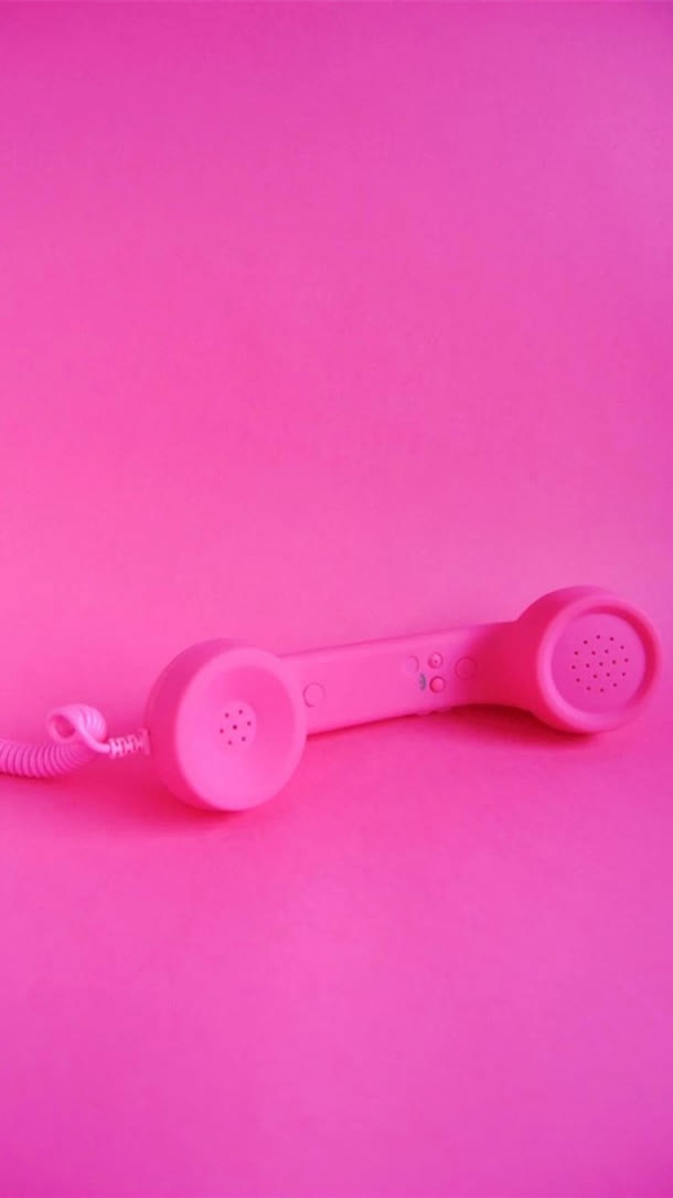 粉色背景梦幻小电话