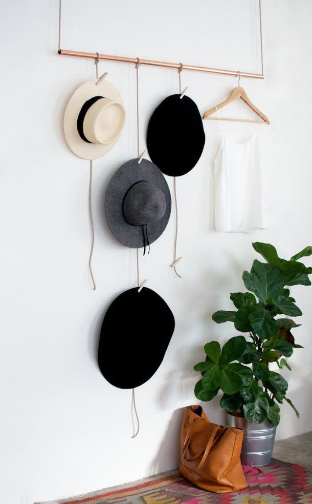 个性创作挂帽墙绿植物