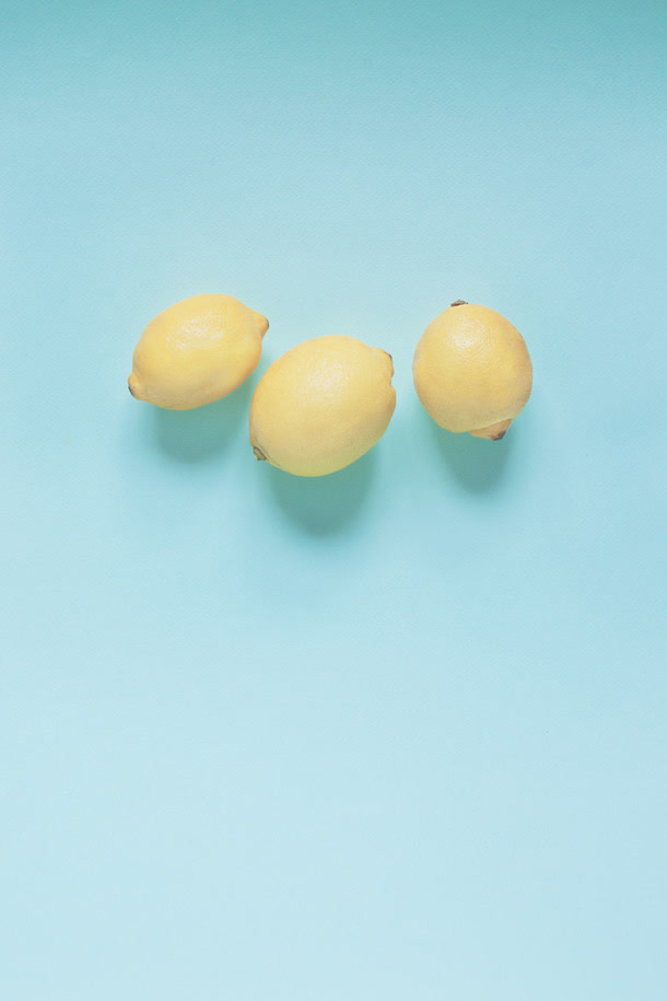淡黄色柠檬海报背景
