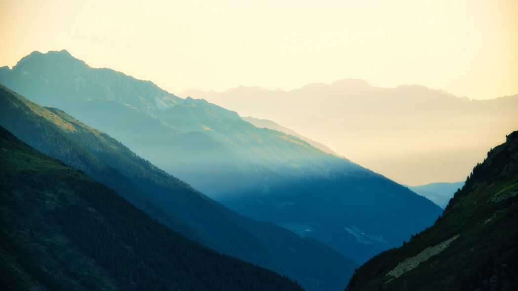 山脉 斜坡 雾 景观 自然 4k壁纸 3840x2160