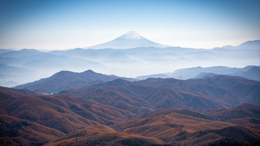 绝美山脉峰景，丘陵森林4K超清壁纸，3840x2160高清下载