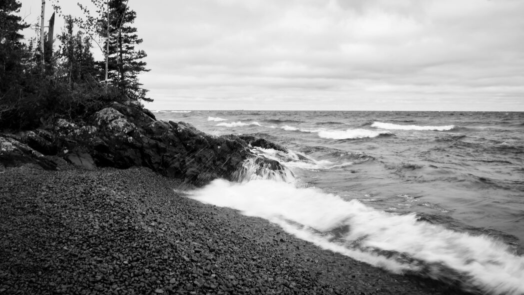 海岸 大海 波浪 石头 自然 黑白 4k壁纸 3840x2160