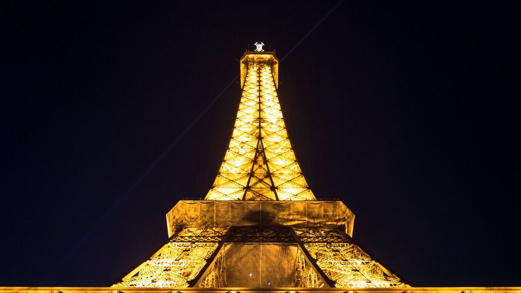 埃菲尔铁塔 铁塔 巴黎 法国 仰视图 背光 4k壁纸 3840x2160