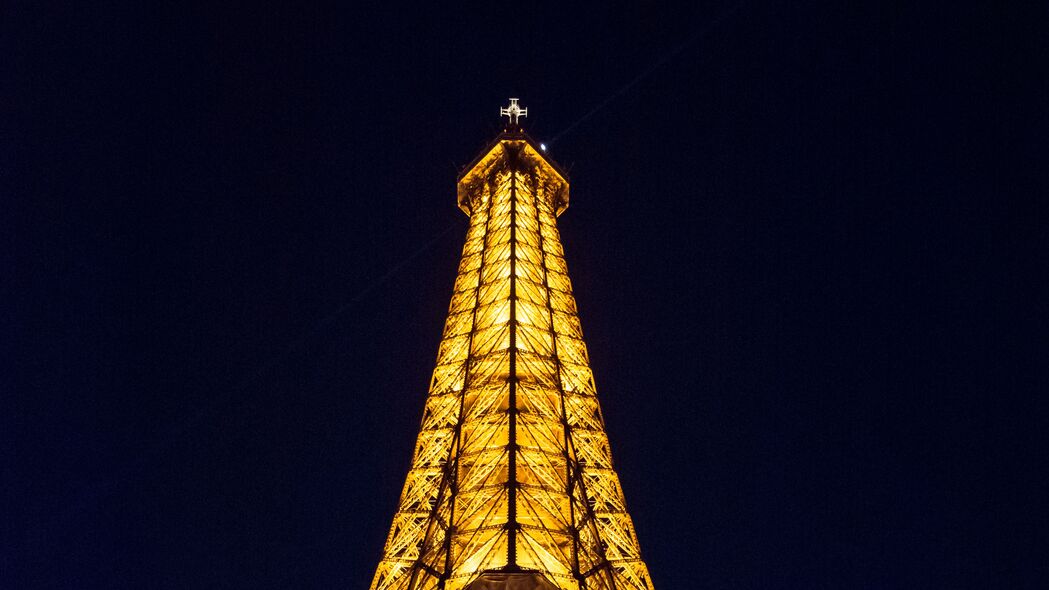 埃菲尔铁塔 铁塔 巴黎 法国 仰视图 背光 晚 4k壁纸 3840x2160