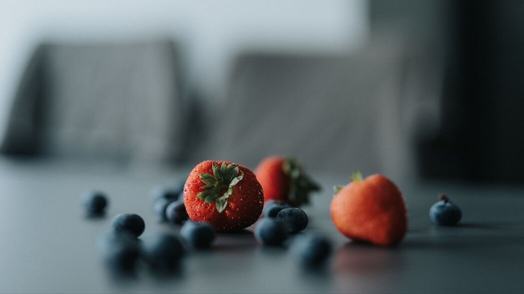 草莓 蓝莓 浆果 模糊 4k壁纸 3840x2160