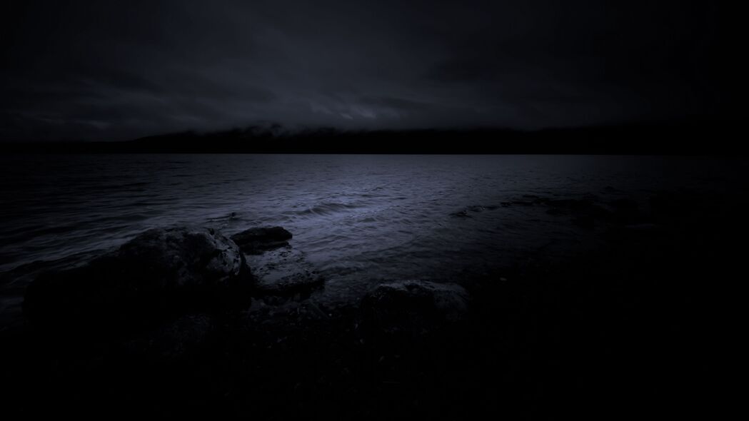 石头 湖泊 夜晚 深色 4k壁纸 3840x2160