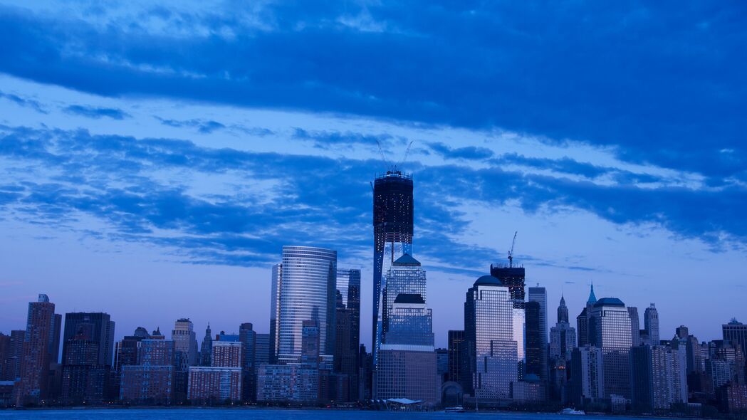 摩天大楼 建筑 城市 天空 蓝色 晚 4k壁纸 3840x2160