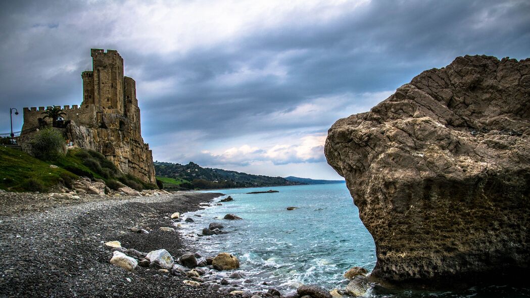 城堡 废墟 海岸 鹅卵石 海洋 4k壁纸 3840x2160