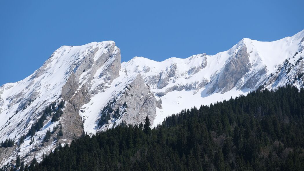 山脉 浮雕 雪 斜坡 树木 景观 4k壁纸 3840x2160