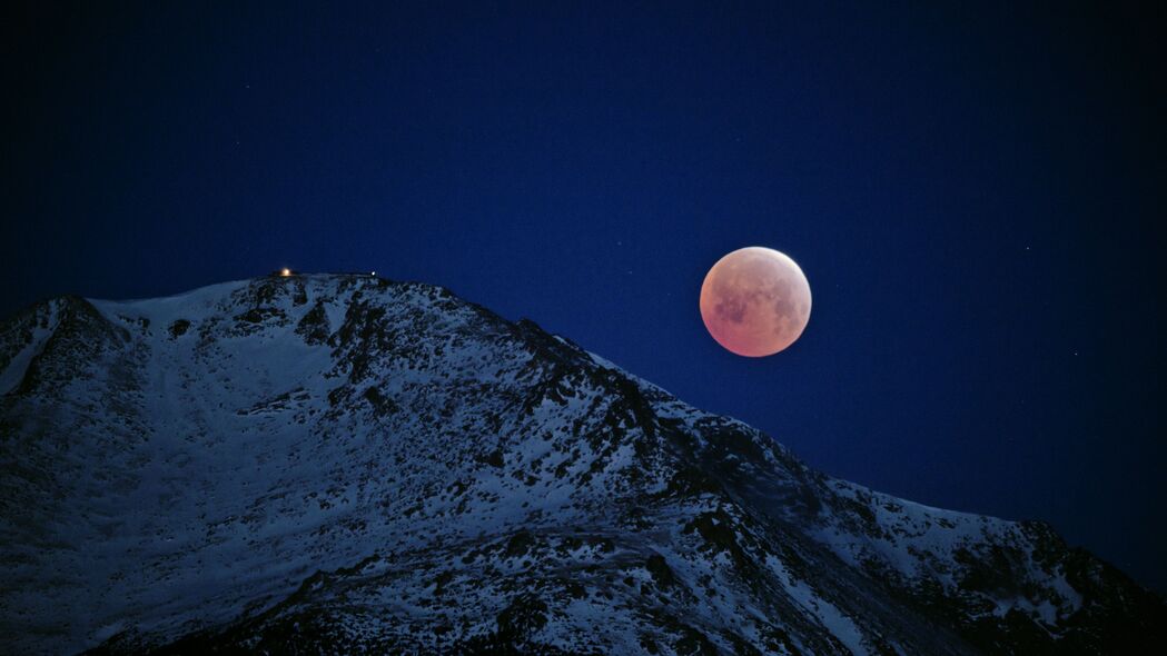 月亮 山 雪 斜坡 夜晚 深色 4k壁纸 3840x2160