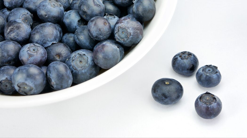 蓝莓 浆果 盘子 白色 4k壁纸 3840x2160