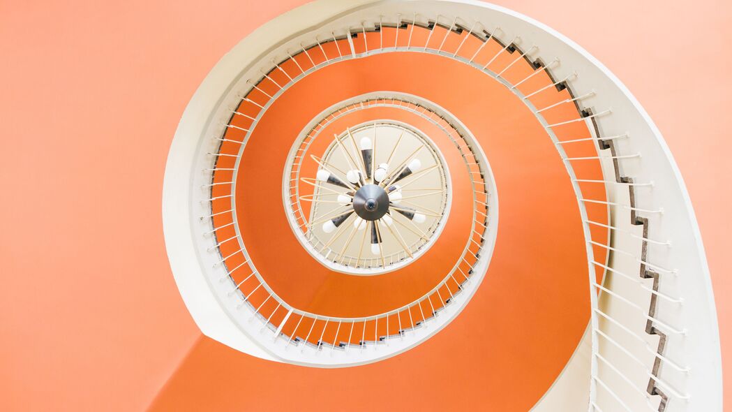 楼梯 螺旋 建筑 仰视图 橙色 4k壁纸 3840x2160