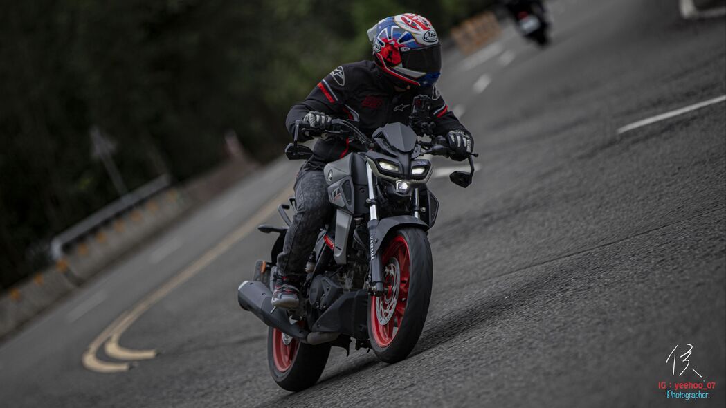 摩托车 摩托车手 头盔 摩托车比赛 沥青 4k壁纸 3840x2160