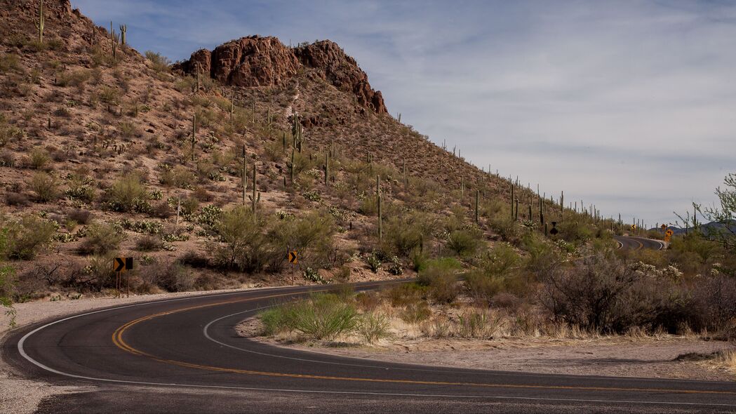 路 转弯 山 坡 沙漠 风景 4k壁纸 3840x2160