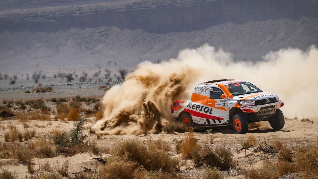 汽车 拉力赛 比赛 沙漠 沙子 漂移 4k壁纸 3840x2160