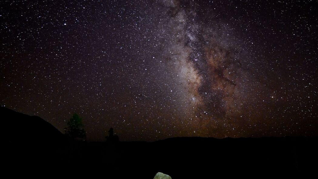 银河 星星 夜晚 天空 风景 深色 4k壁纸 3840x2160