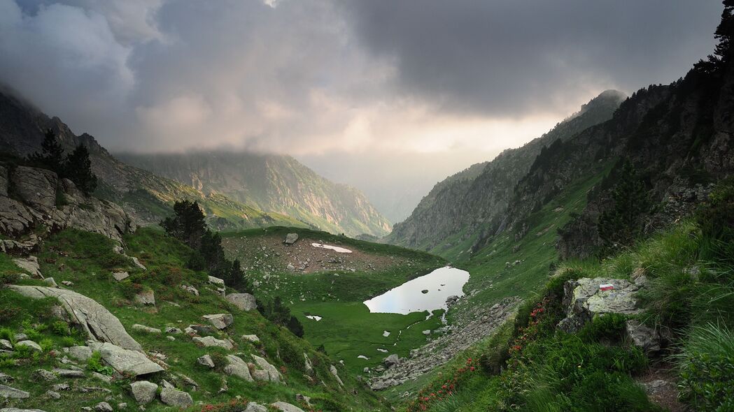 绝美山脉山谷自然风景，4K超高清壁纸，3840x2160分辨率，免费下载