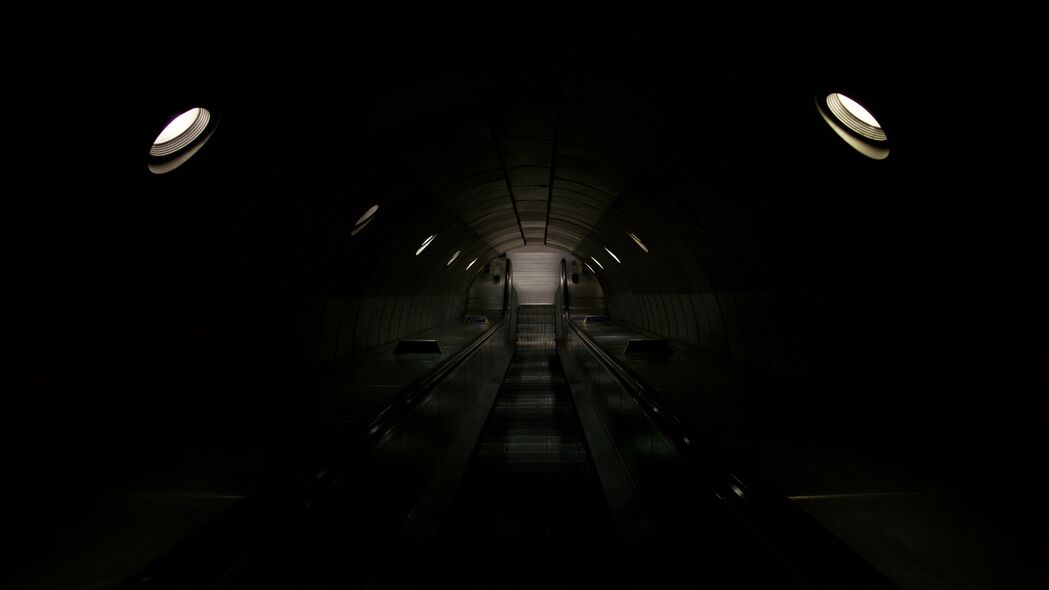 自动扶梯 下降 隧道 深色 4k壁纸 3840x2160