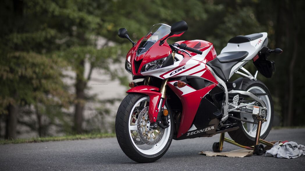 本田 摩托车 自行车 红色 沥青 4k壁纸 3840x2160