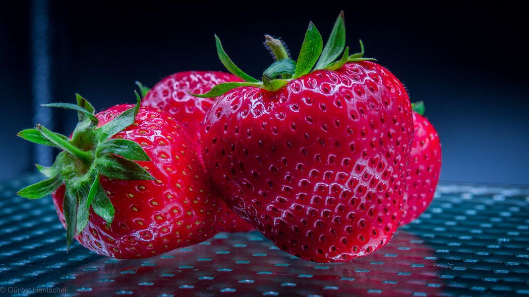草莓 浆果 成熟 红色 宏观 4k壁纸 3840x2160
