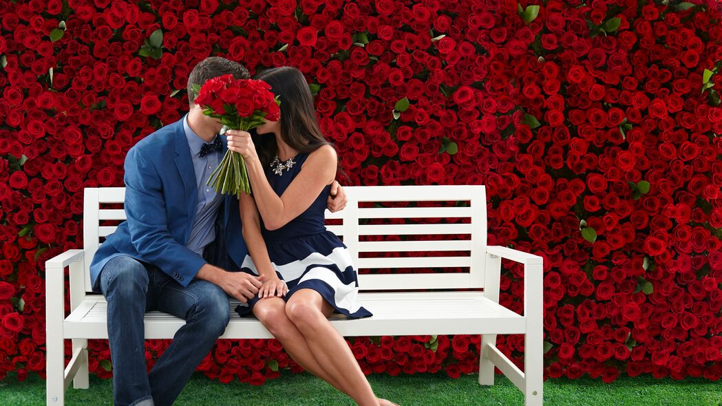 情侣 亲吻 爱情 玫瑰 花朵 4k壁纸 3840x2160