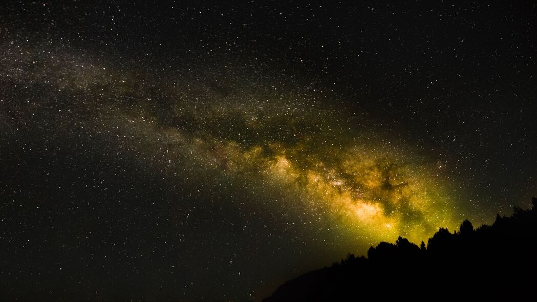 星空剪影，深邃夜晚4K高清壁纸，3840x2160超清下载