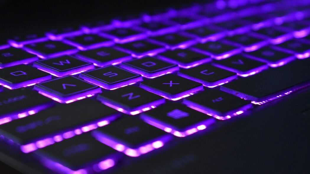 键盘 背光 紫色 4k壁纸 3840x2160