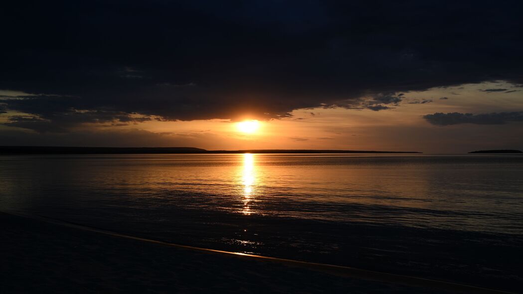 海滩 大海 地平线 太阳 日落 深色 4k壁纸 3840x2160
