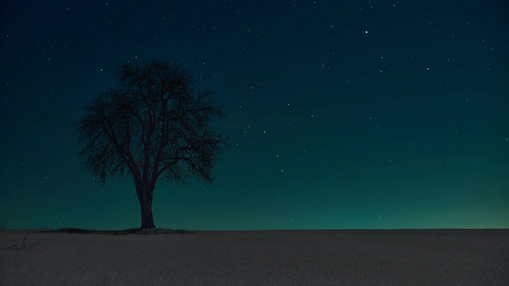 夜晚星空剪影，深色4K高清壁纸，3840x2160超清背景图片免费下载