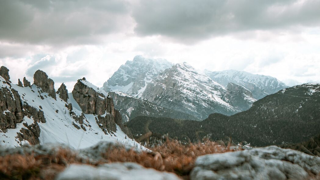 山脉雪云美景，4K超高清3840x2160风景壁纸，免费下载