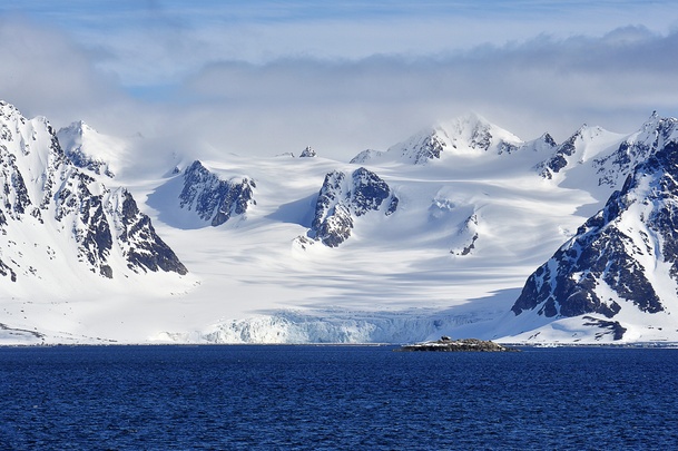 蓝天白云雪山大海PNG背景，高清透明摄影风景素材下载