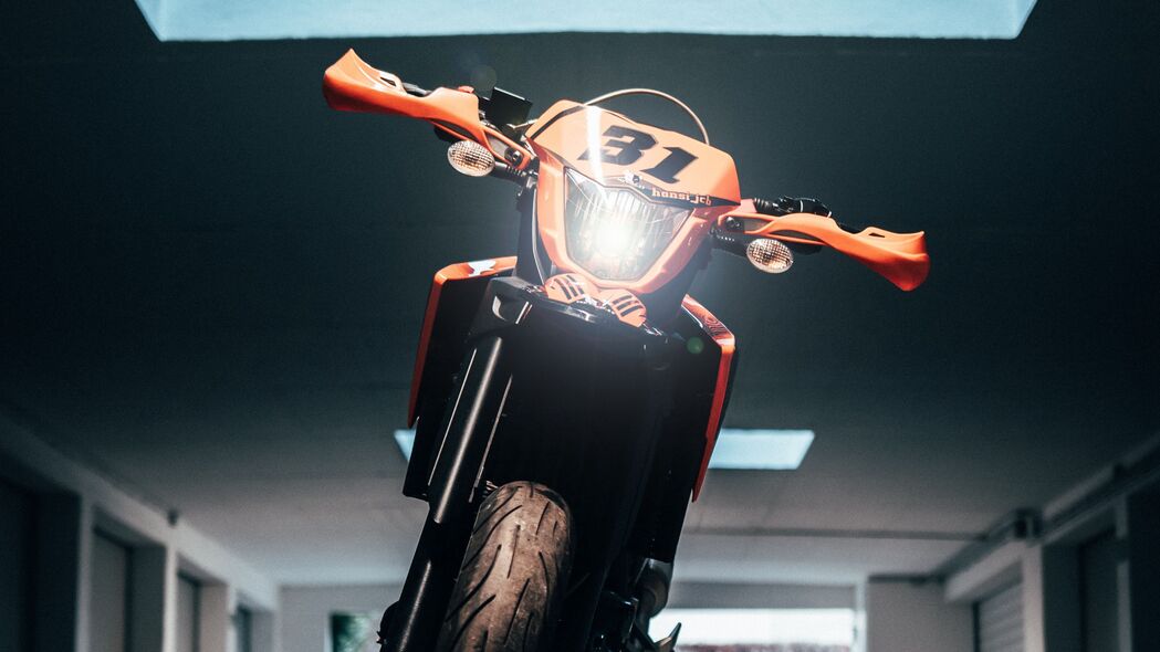 摩托车 自行车 橙色 正面 4k壁纸 3840x2160