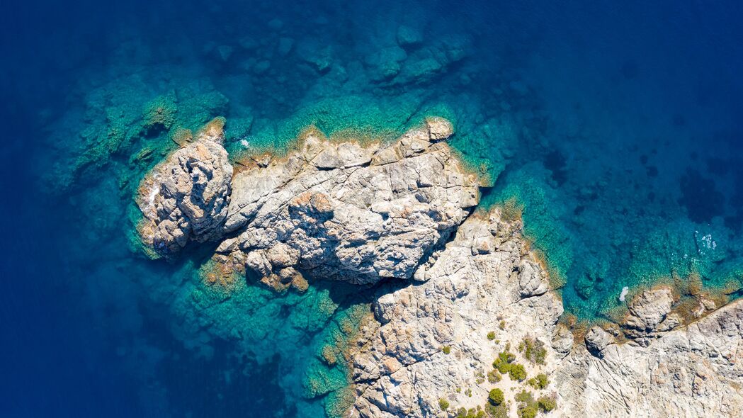 岩石 岛 海 水 鸟瞰 4k壁纸 3840x2160