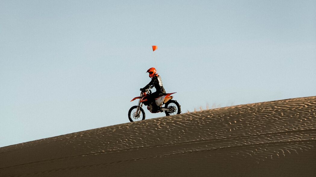 摩托车 摩托车手 拉力赛 沙子 沙漠 4k壁纸 3840x2160