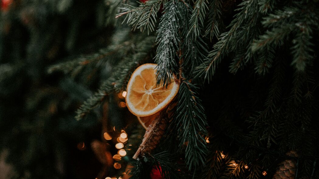 圣诞树 锥形 橙色 装饰品 花环 新年 圣诞 4k壁纸 3840x2160