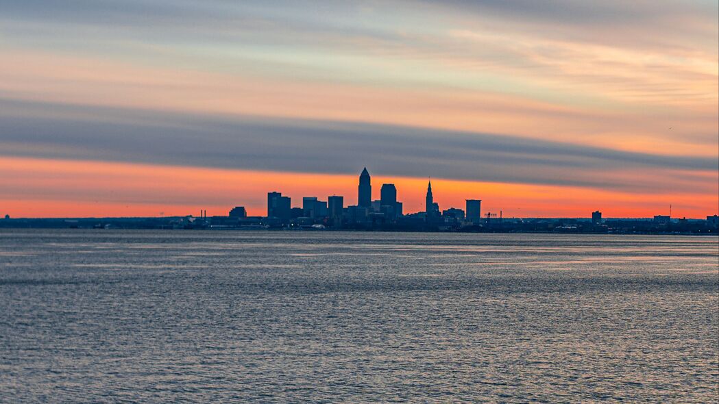 海岸城市水冰日落美景，超高清4K风景壁纸，3840x2160分辨率，一键下载