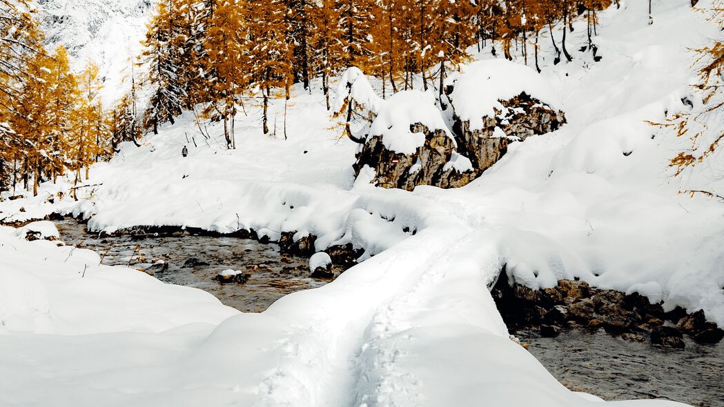 流 雪 路径 山 树 冬季 4k壁纸 3840x2160