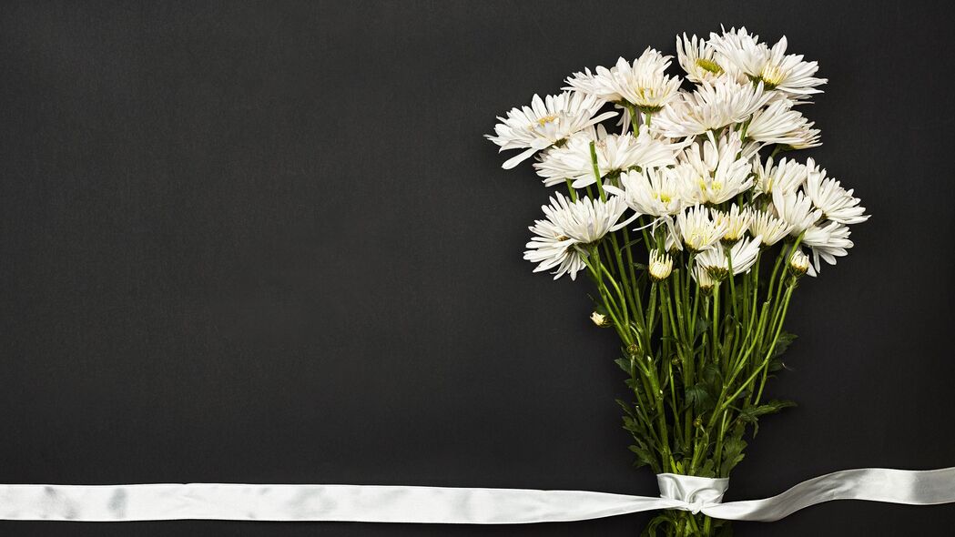 花束 鲜花 白色 缎带 4k壁纸 3840x2160