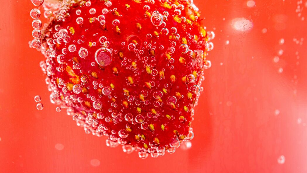 草莓 气泡 宏 浆果 红色 4k壁纸 3840x2160