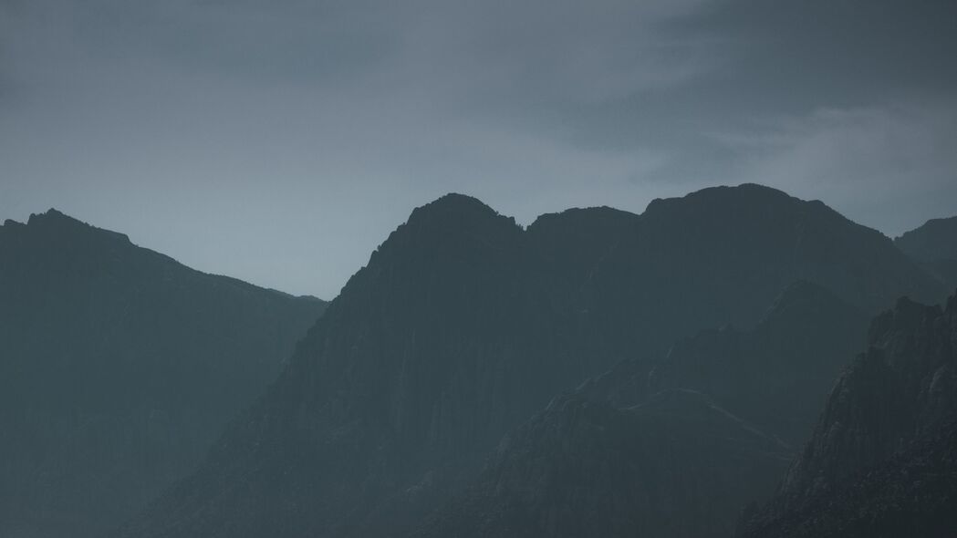 山脉 岩石 晚上 雾 4k壁纸 3840x2160