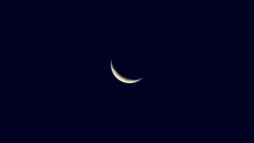 月亮 夜晚 天空 蓝色 4k壁纸 3840x2160