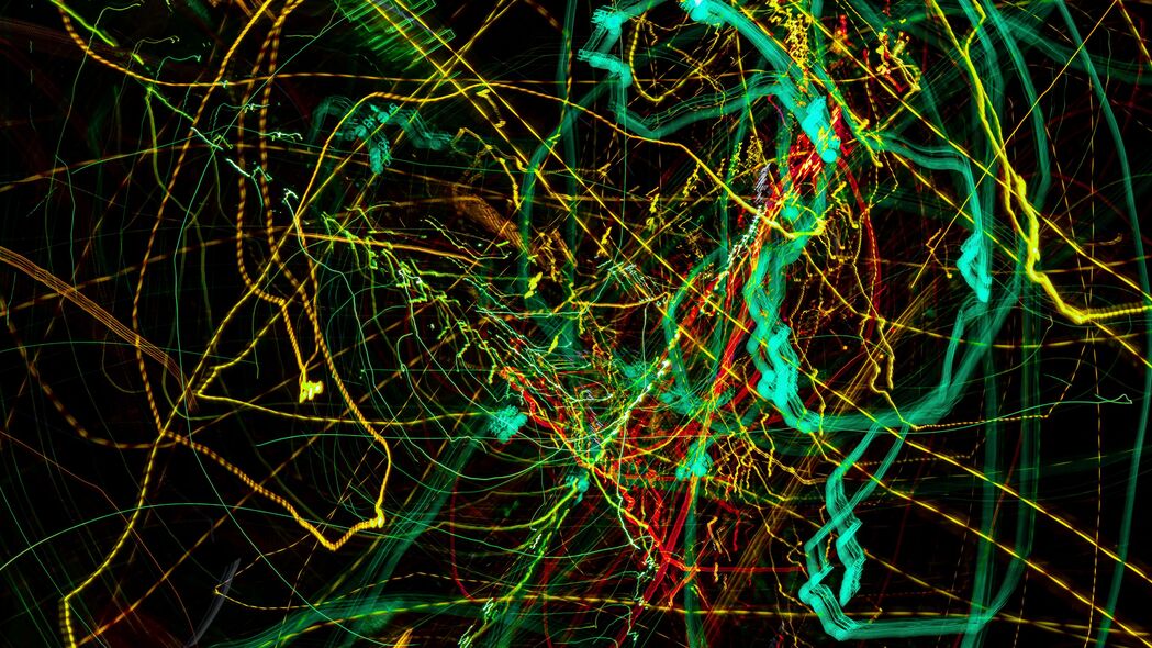 【惊艳视觉】抽象光线长曝光，彩色线条跃然屏上！4K超高清壁纸，3840x2160分辨率，一键下载，打造个性化背景图片！