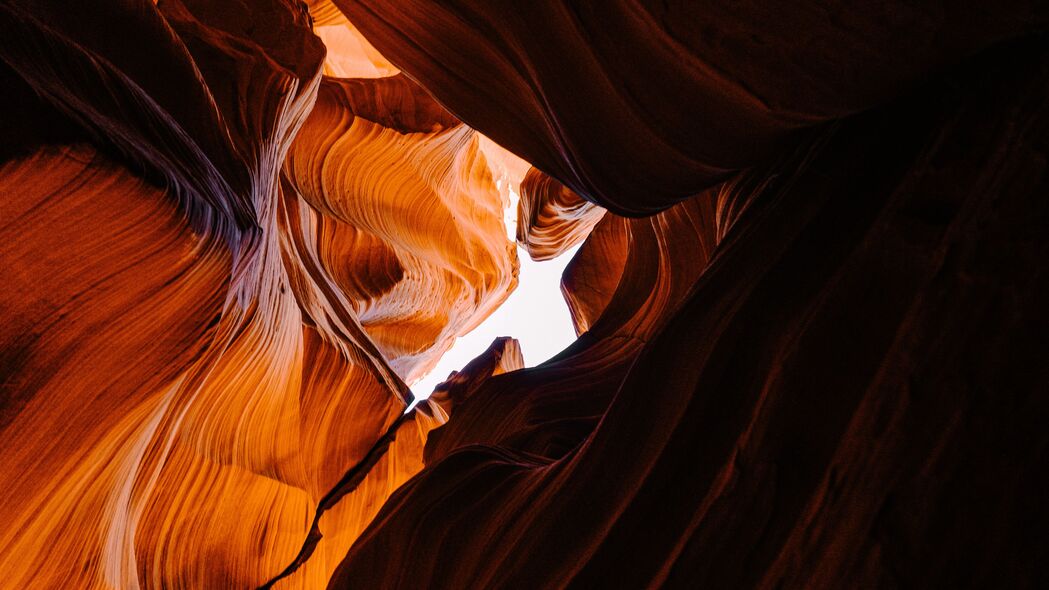 峡谷 洞穴 岩石 沙质 底部视图 天空 4k壁纸 3840x2160