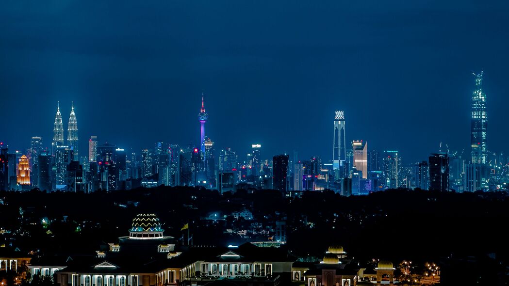 夜城璀璨，4K超清塔景壁纸，3840x2160高清下载，夜晚灯光美景尽在眼前