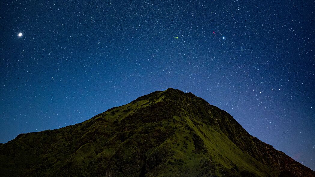 山丘 夜晚 星空 星星 浮雕 4k壁纸 3840x2160