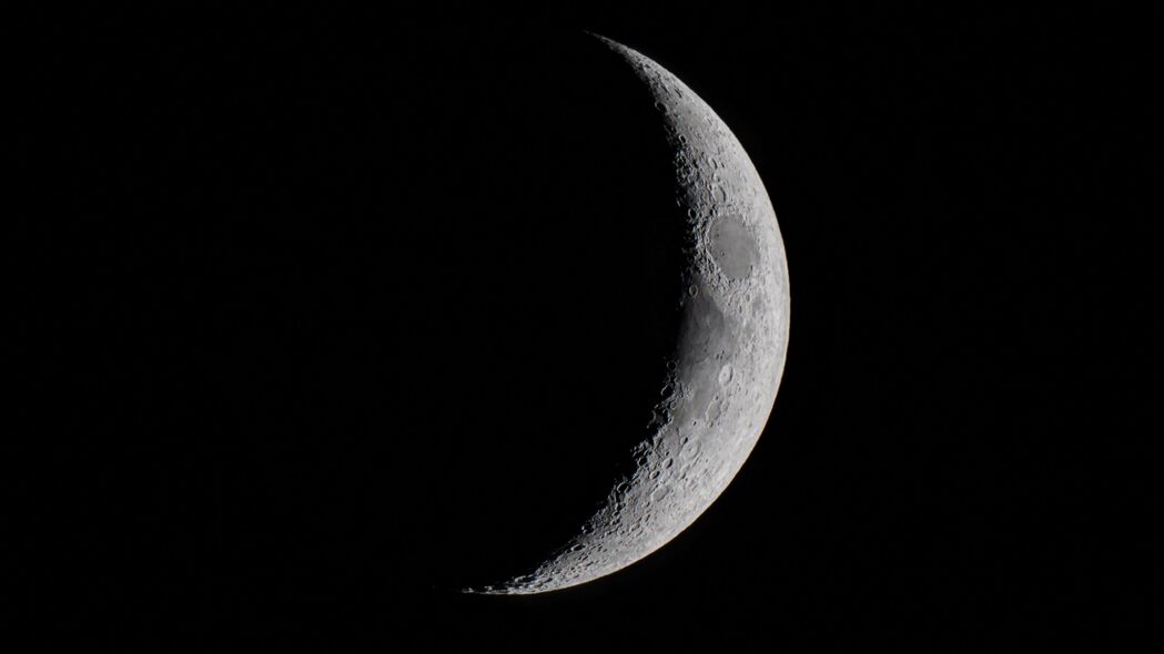 月球 陨石坑 黑色 夜晚 深色 4k壁纸 3840x2160