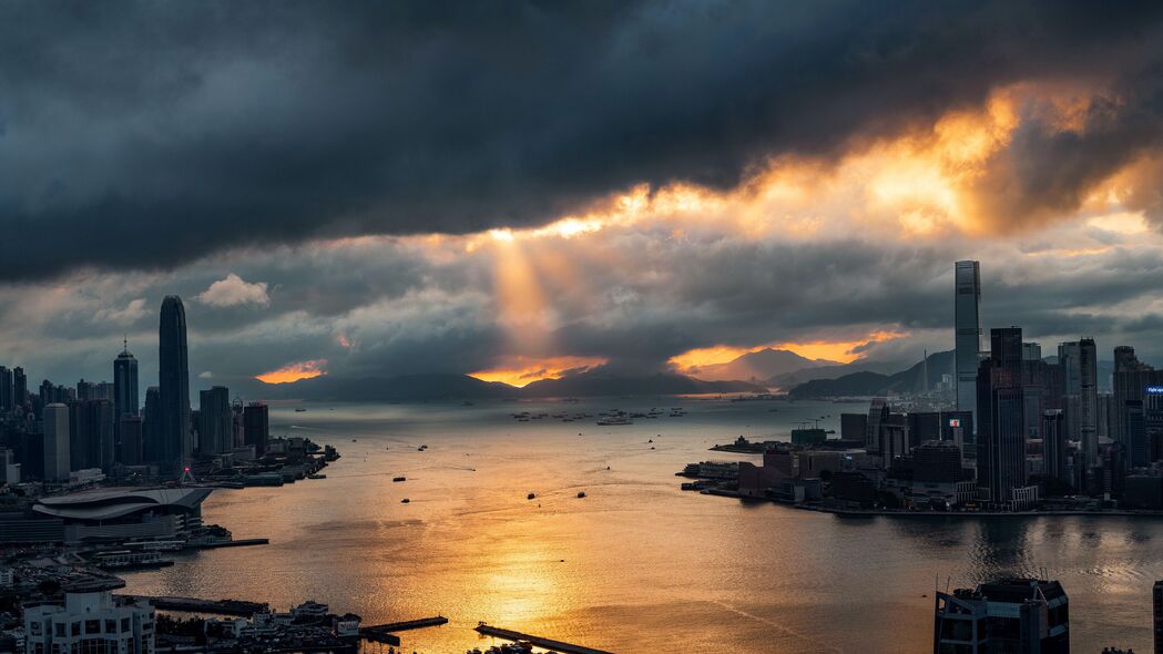 城市天际线，摩天大楼映日落，海岸港口美景，4K超高清壁纸下载（3840x2160）