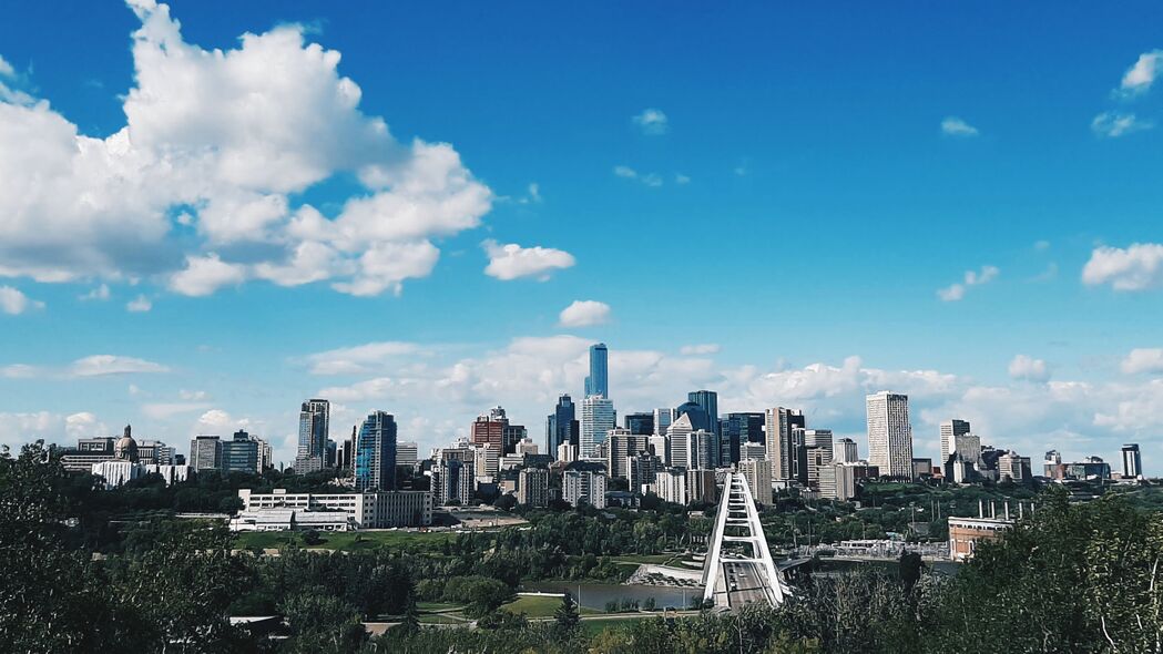 城市摩天大楼建筑群，高清4K天空壁纸，3840x2160超清下载