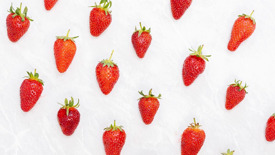 草莓 浆果 水果 背景 白色 4k壁纸 3840x2160