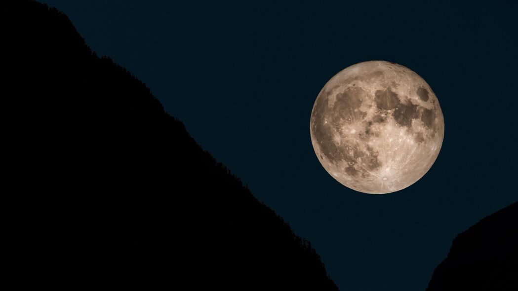月亮 斜坡 夜间 4k壁纸 3840x2160